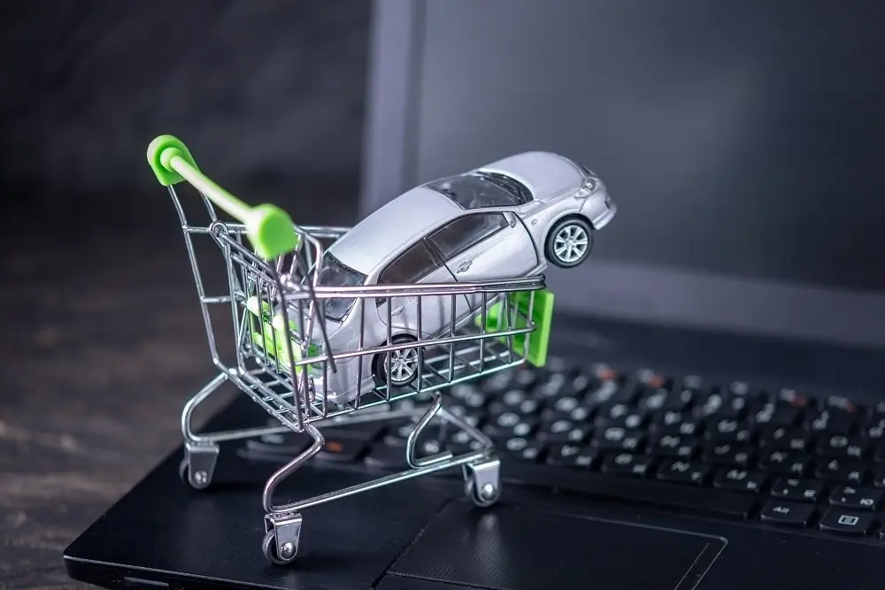 7 Reasons to Shop Around for Car Insurance Every 6 Months